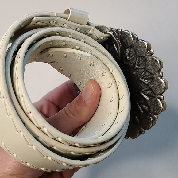 Beaded medallion belt size large - Picture 2 of 5